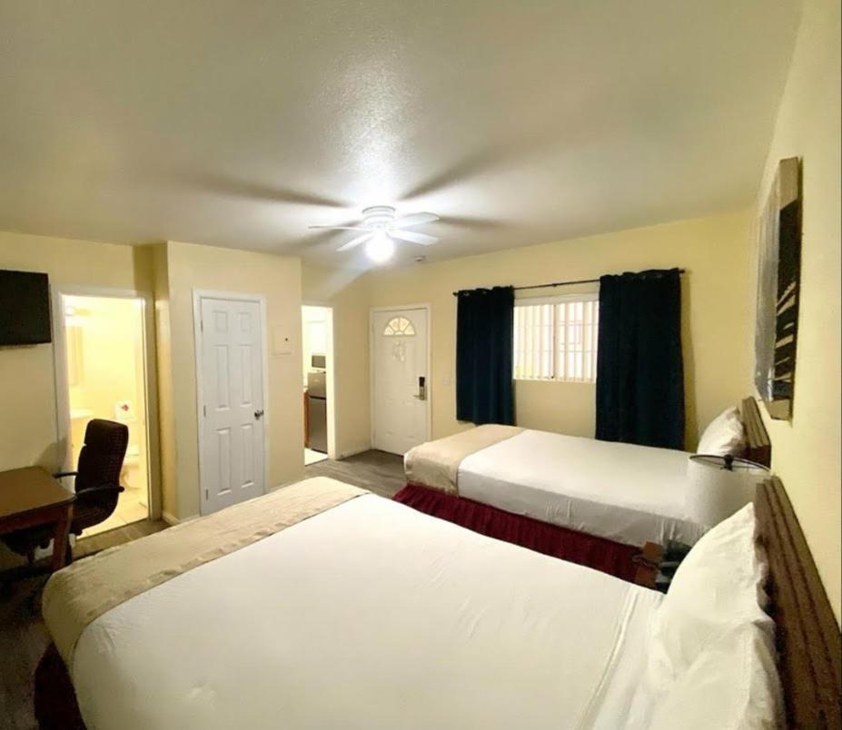 Europa Inn & Suites Дезерт-Хот-Спрингс Экстерьер фото